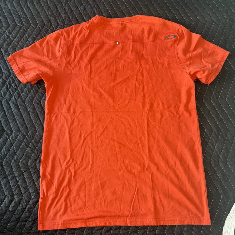 Oakley Hydrolix Shirt Men Large Orange Short Sleeve Athletic Zipper Pocket Gym - Picture 6 of 7